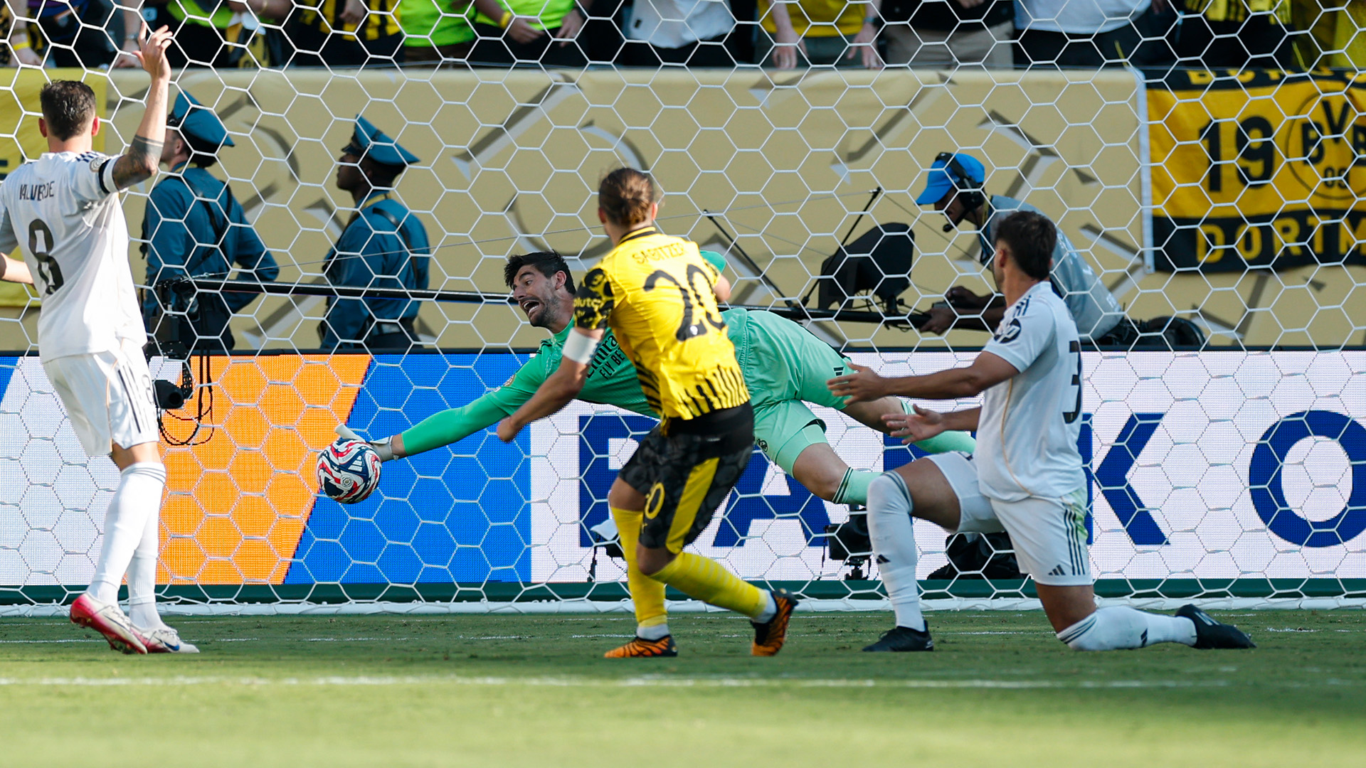 Real Madrid Singkirkan Dortmund, PSG Jadi Lawan di Semifinal